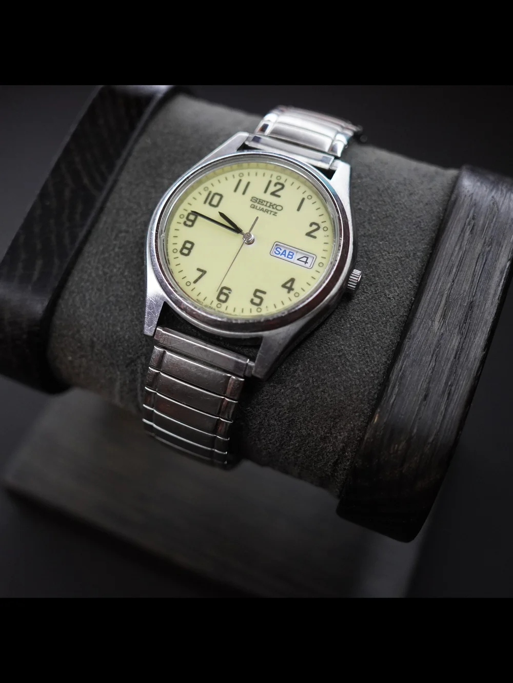 Seiko Quartz 1996 Day Date Mens Watch 7N43-9048 Cream Dial Stainless Steel Japan